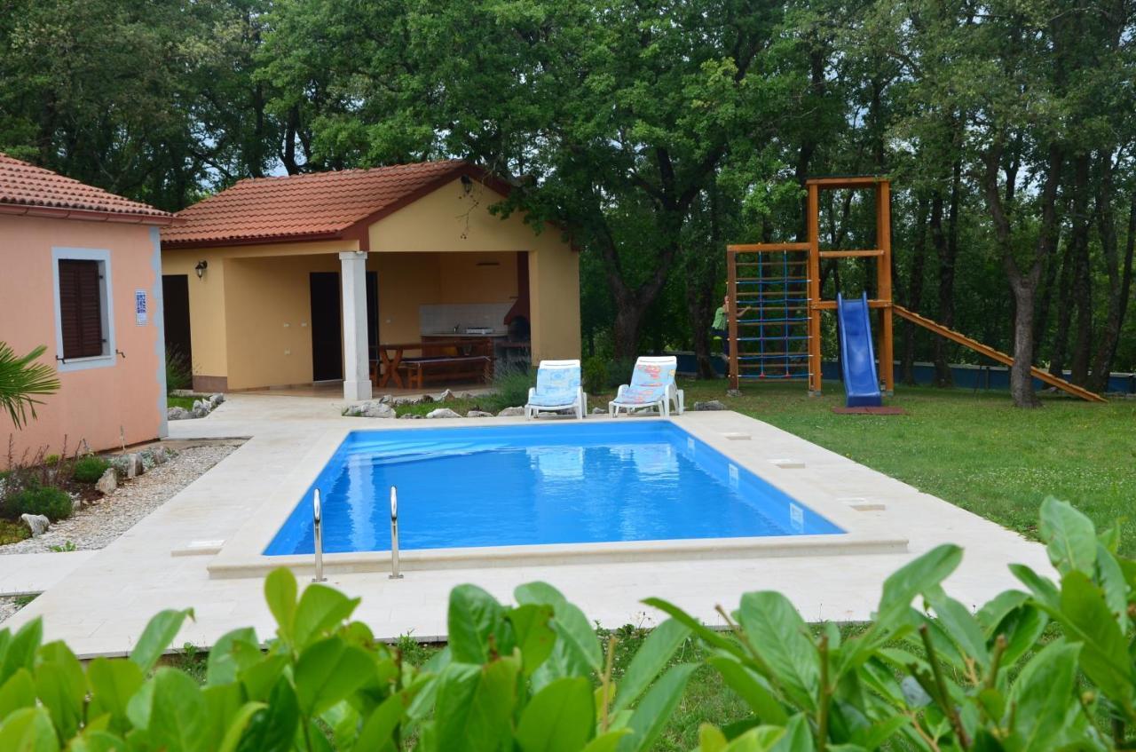 Villa Fragola - Holiday House With Large Garden Tinjan المظهر الخارجي الصورة