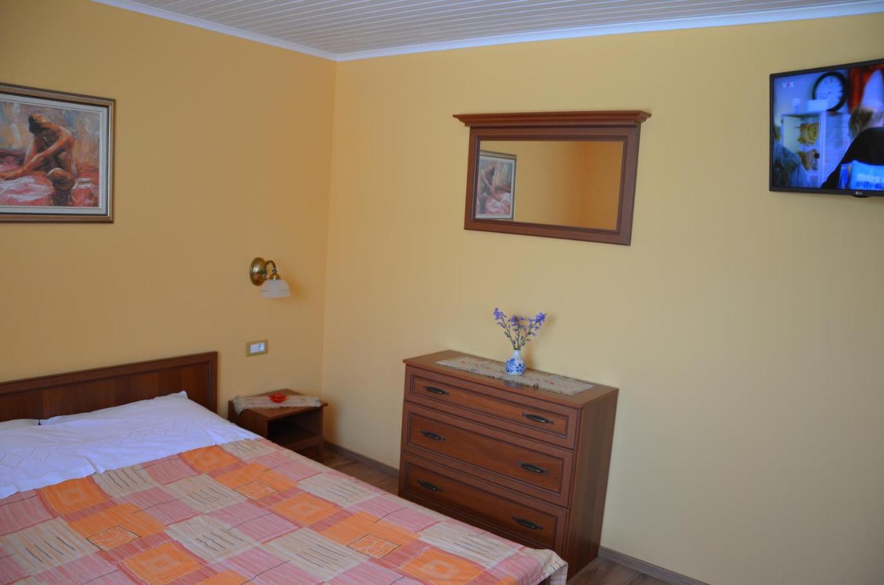 Villa Fragola - Holiday House With Large Garden Tinjan المظهر الخارجي الصورة